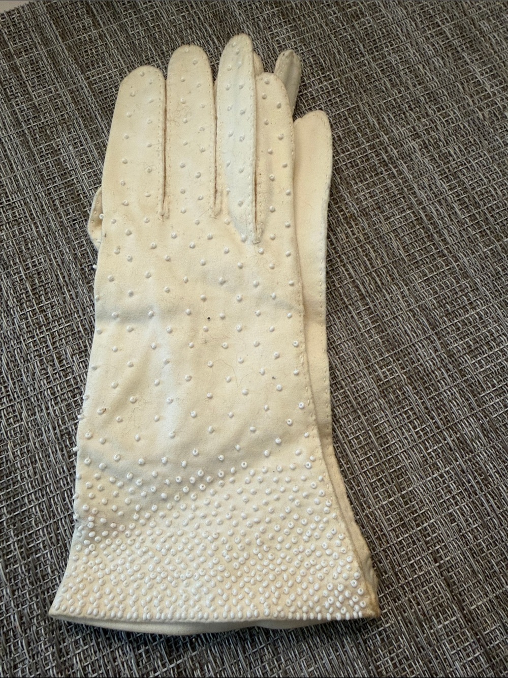 Elegant Cream Women's Embellished Dress Gloves